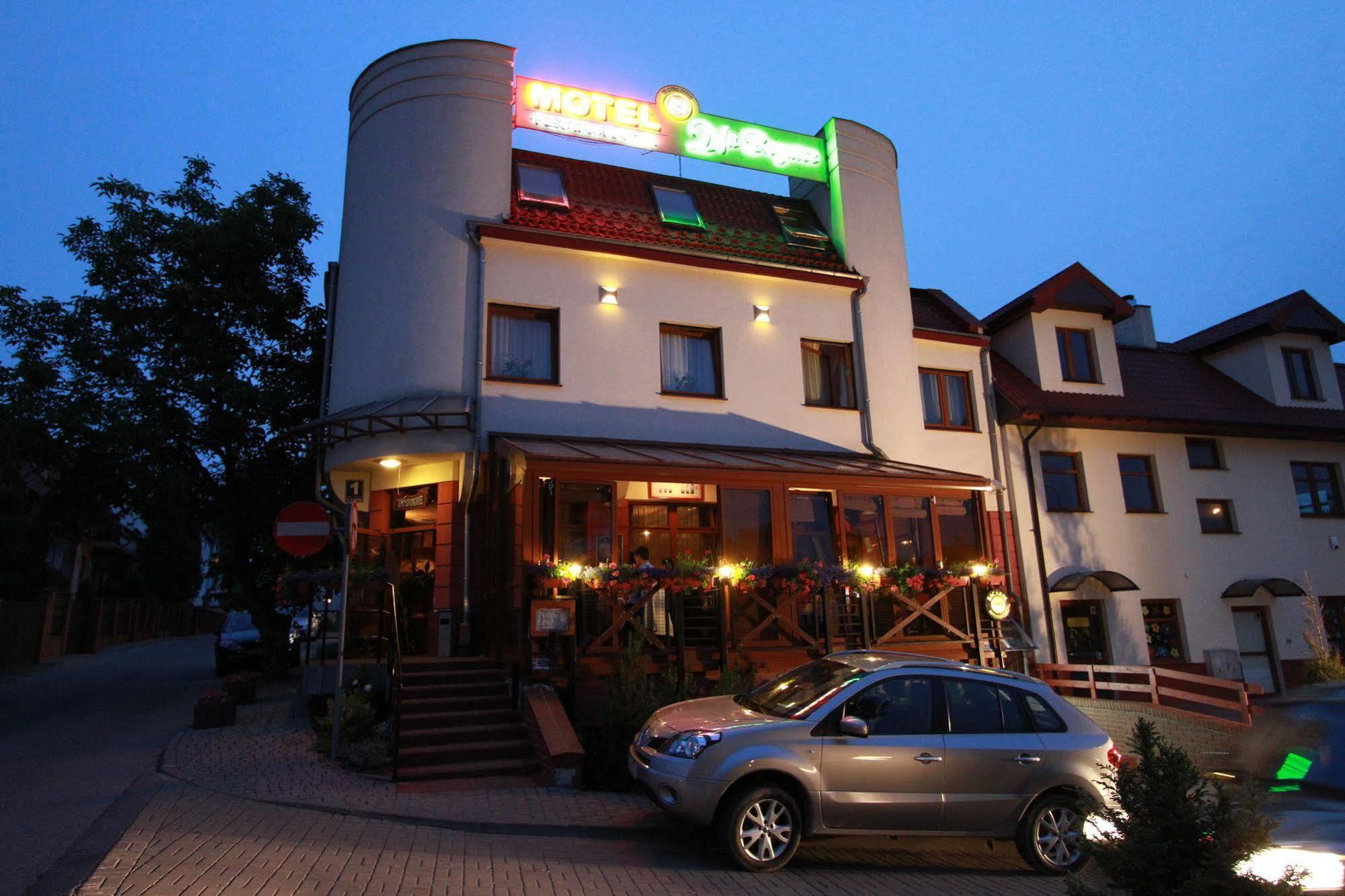 Hotel Na Rogatce Люблин Екстериор снимка