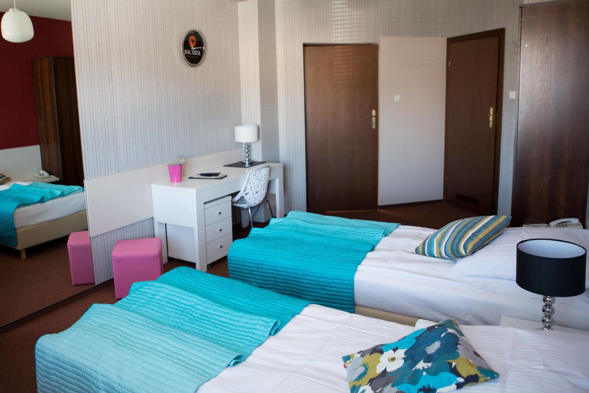 Hotel Na Rogatce Люблин Екстериор снимка